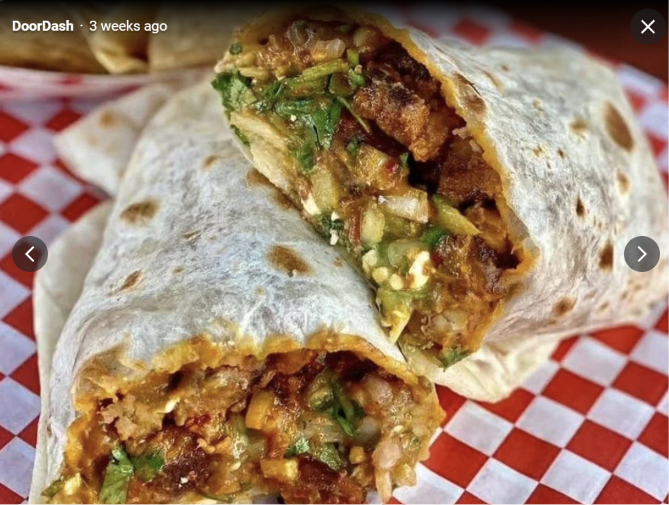 Burrito de chicharrón en salsa